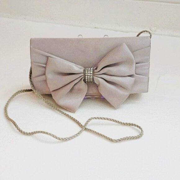 Jessica McClintock Silver Satin Crossbody Big Bow with Rhinestone Clutch Bag - Picture 1 of 9